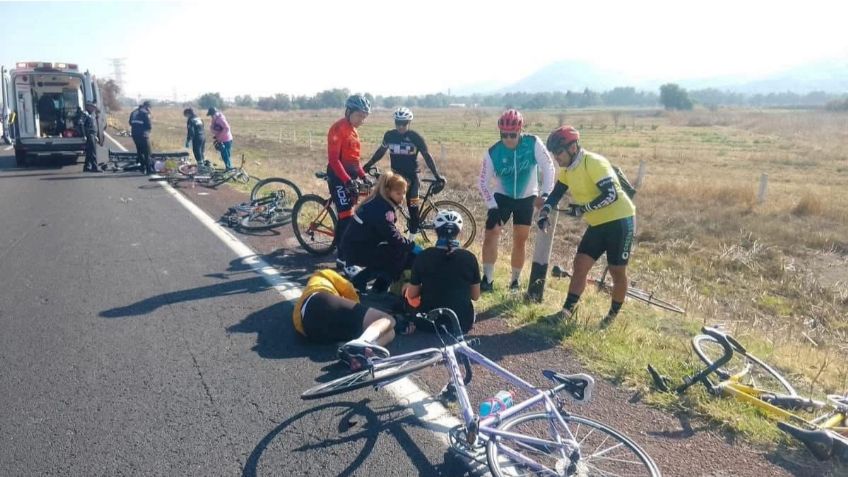 Fallece ciclista tras atropellamiento masivo en Acolman