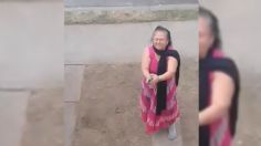 Le hacen corrido a Carlota, anciana que baleó a presuntos invasores en Chalco | VIDEO