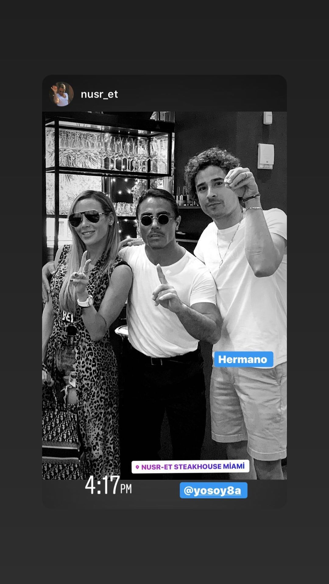 Memo Ochoa y su esposa conocer al chef Salt Bae